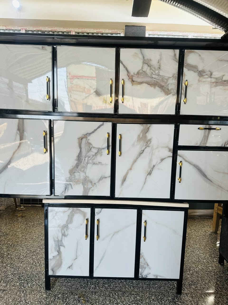 السلام عليكم انواع الاثاث المستعمل والجديد للبيع في مزاد الأمير للاستفسار والتواصل واس ***********او مراسله الصفحة
