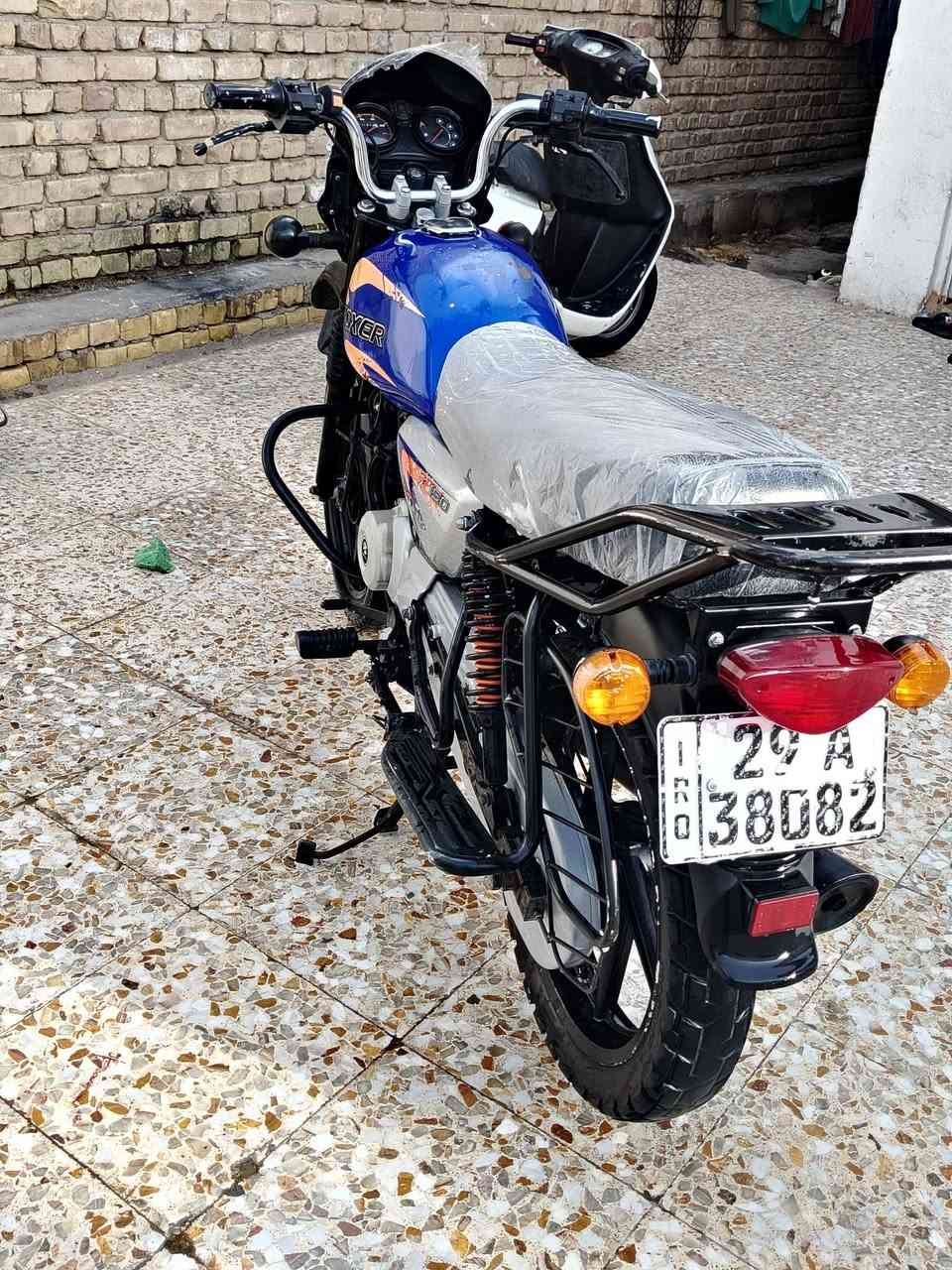 سلام عليكم دراجه بوكسر البيع رقم وسنويه موديل 2020 نضيفه كلش المكان ميسان قضاء الميمونه السعر خاص ***********
