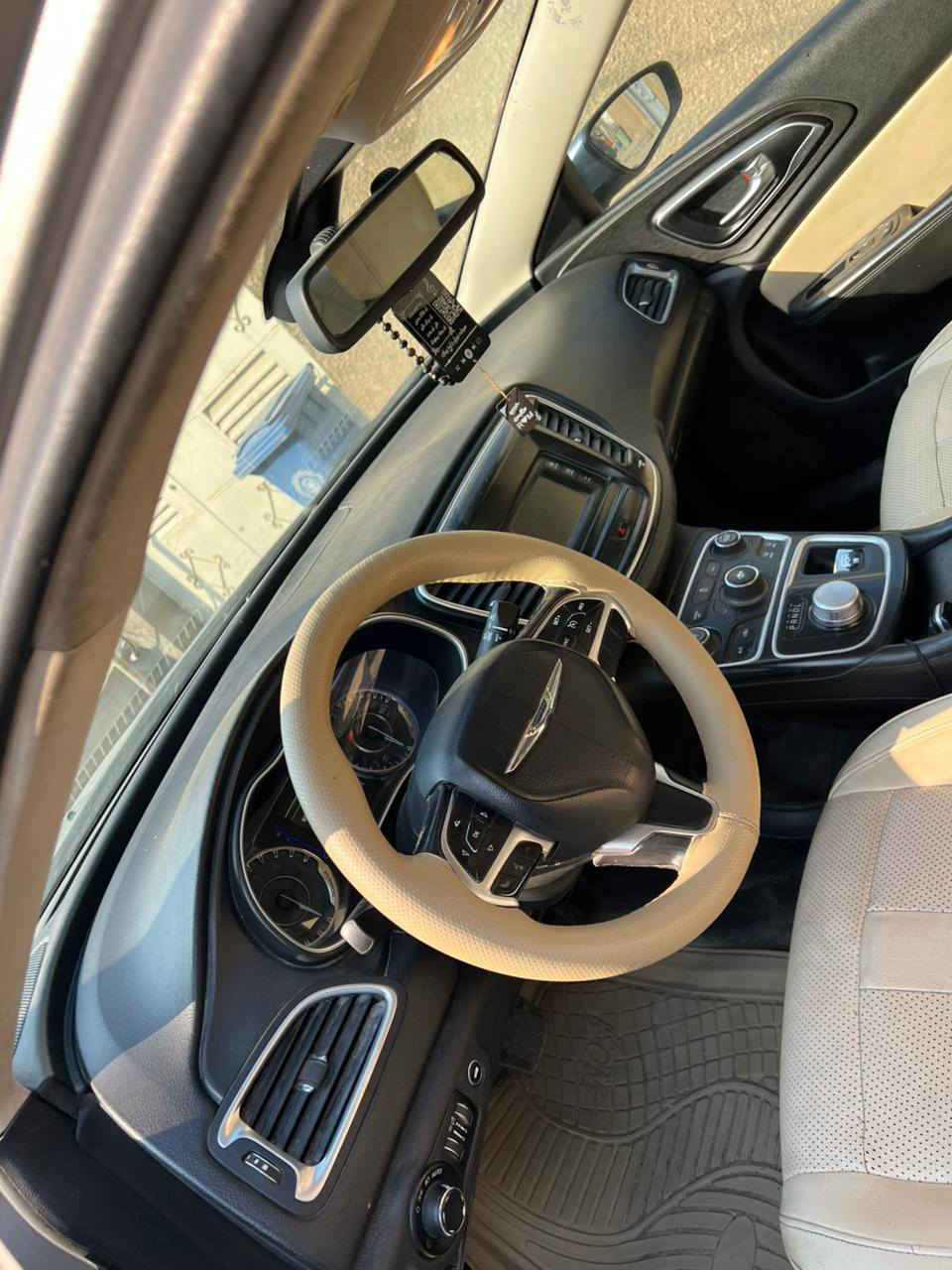 سي 200 موديل 16 محرك 2400 السعر 95 مكاني بغداد
رقم باسمي سنوية وهزة جدد تحويل بكل مكان اربع قطع صبغ بدون دواخل شرط الفحص 
مكينة وكير كهربائيات بالكارتون كفالة عامة 
***********
