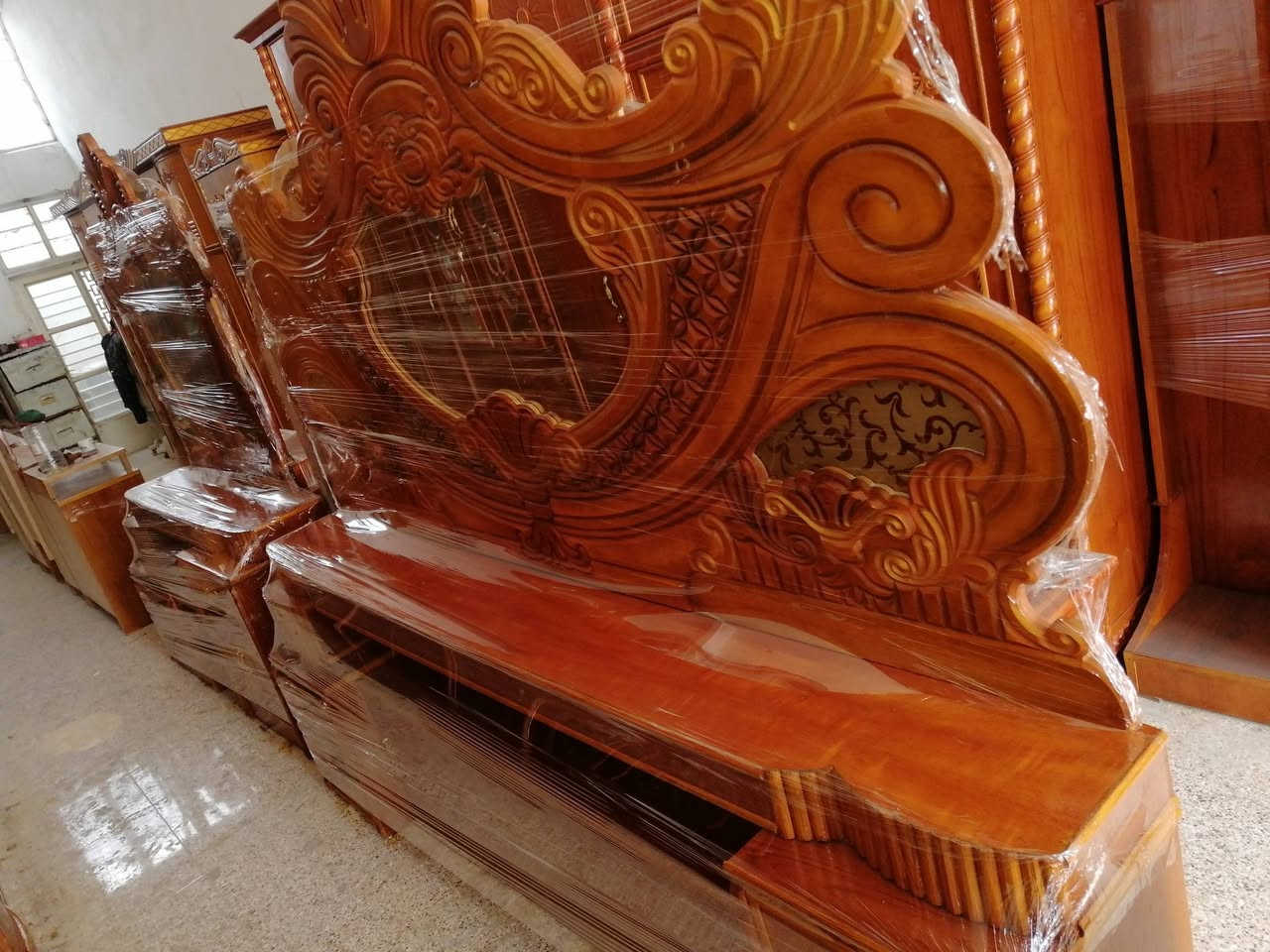 السلام عليكم غرفه للبيع ٧ باب طابقين توصاه صاج داخل خارج ظهر جرجوبه صاج نظيفه السعر ب٧٧٥ الف وبيه مجال العنوان بعقوبه كاطون الرازي شارع ابو رباح قرب مرطبات لسيد مزاد ابو كرار الغريباوي ***********
