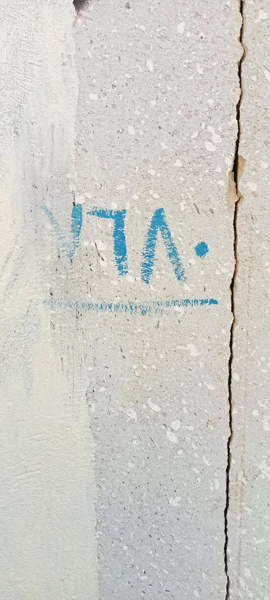 100متر البيع  شارع مطار القديم قرب حسينية ام البنين ع
تفاصيل البناء صقف صب الساس صب طابوق جمهوري من داخل مخلف درجة اولى السعر 45 قفل


**إذا كنت صاحب هذا الإعلان وتريد حذفه لأي سبب، رجاءا أرسل رسالة إلى الدعم الفني**