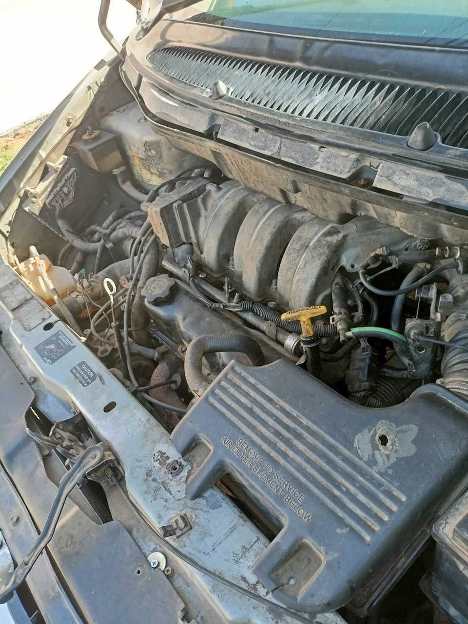 السلام عليكم ورحمة الله وبركاته دوج 7 راكب موديل 96 رقم انكليزي محرك كير كهربائية كامله شرط التحويل سنويه 29 مكان السيارة بغداد جسر ديالى القديم السعر 37$ ورقة وبيه مجال الاتصال على الرقم الموجود ***********
