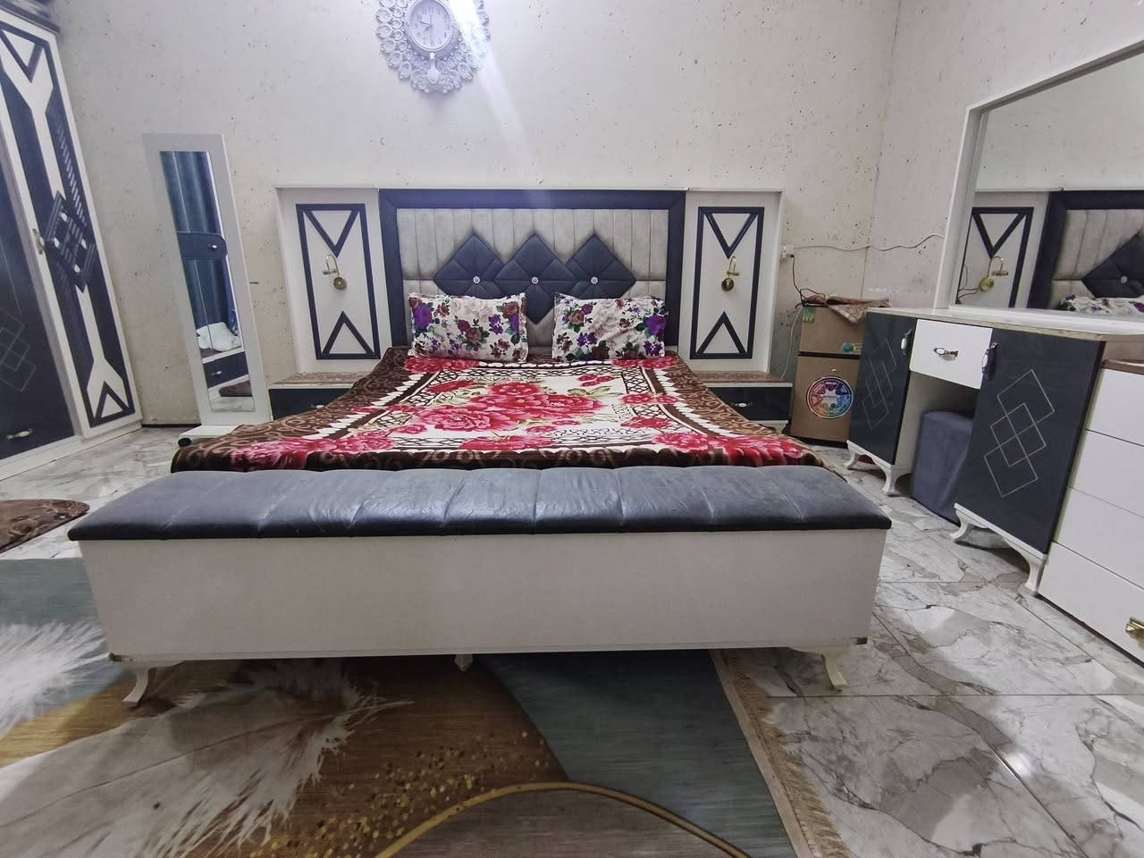 غرفت نوم تركيه 11  ضهر بلوك برغي حديد لل بيع 800 او بيه مجال  غرفه نضيفه ***********
