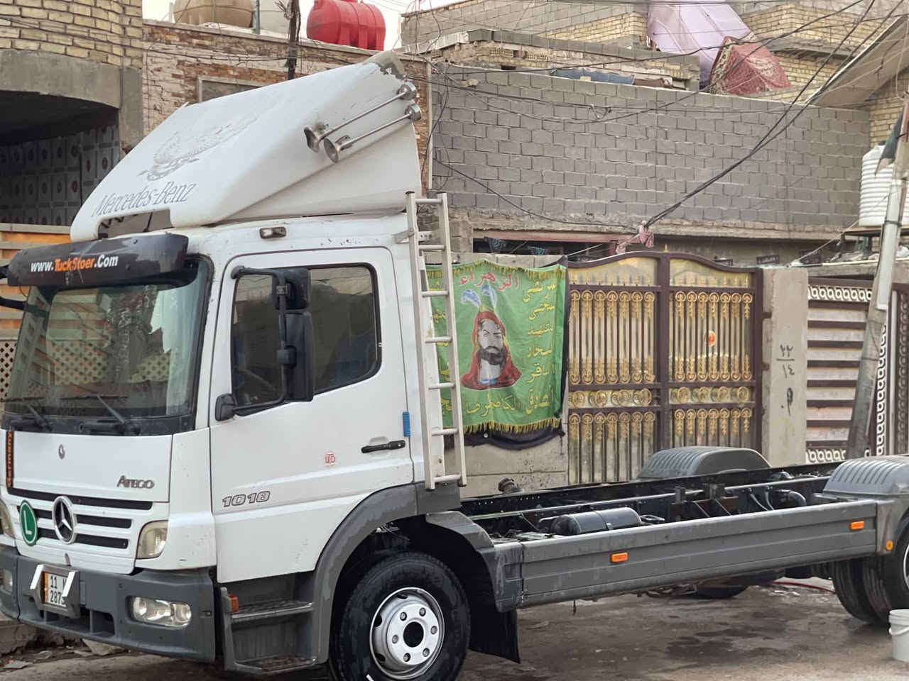 السلام عليكم
مارسدس اتيكو موديل 2002 الطول 6 ونص سيارة تخم تاير جديد صدر جديد مكينة وكير كفالة ... العنوان بغداد 

*********** ه
