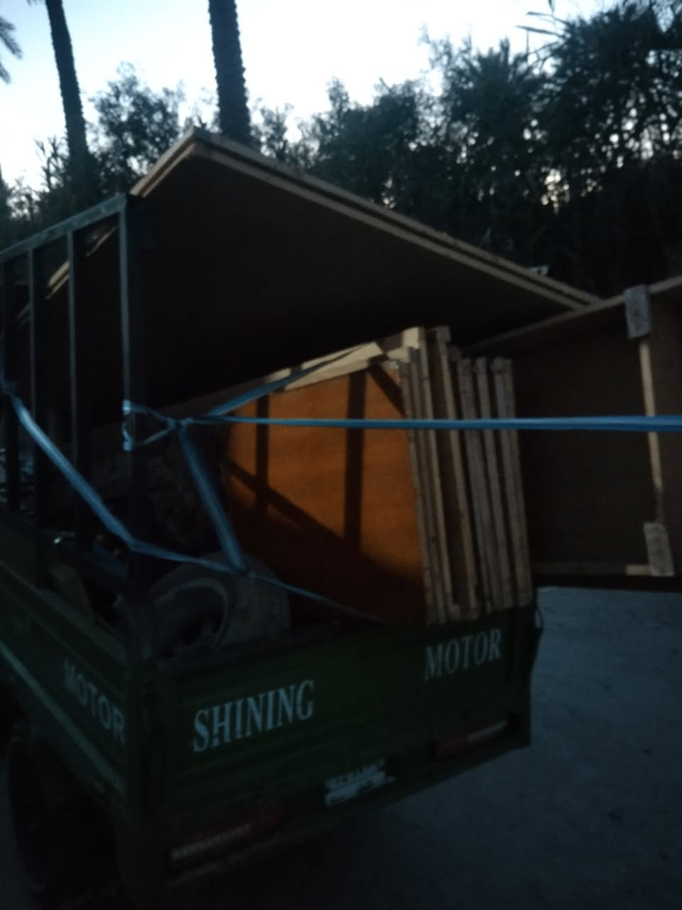 فتح كناتير عراقي أو تركي  ونقل وشد
توصيل اي غراض منزلية كهربائية  بالستوتة داخل كربلاء وهذا رقمي
علي 
 واتساب: ***********
