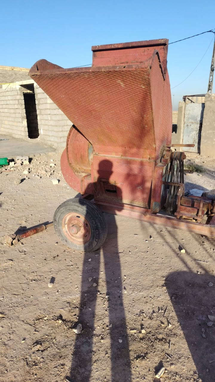 سلام عليكم طاحونه تبن لبيع *********** سعرها مليون وبيها مجال شرط الشغل بدون لحيم بنكتهاا ٦ ريشه
