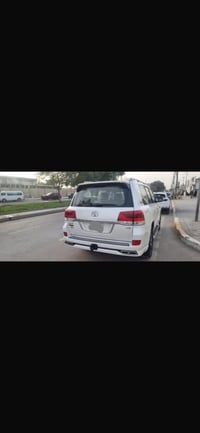 سيارة لاندكروزر 2020 ساز ماشية  98 الف سيارة نظيفه كلش 07725382779 مكا...