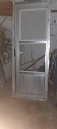 باب للبيع الطول مترتين بريمز حجم كبير البكان بغداد حي النصر07726704608