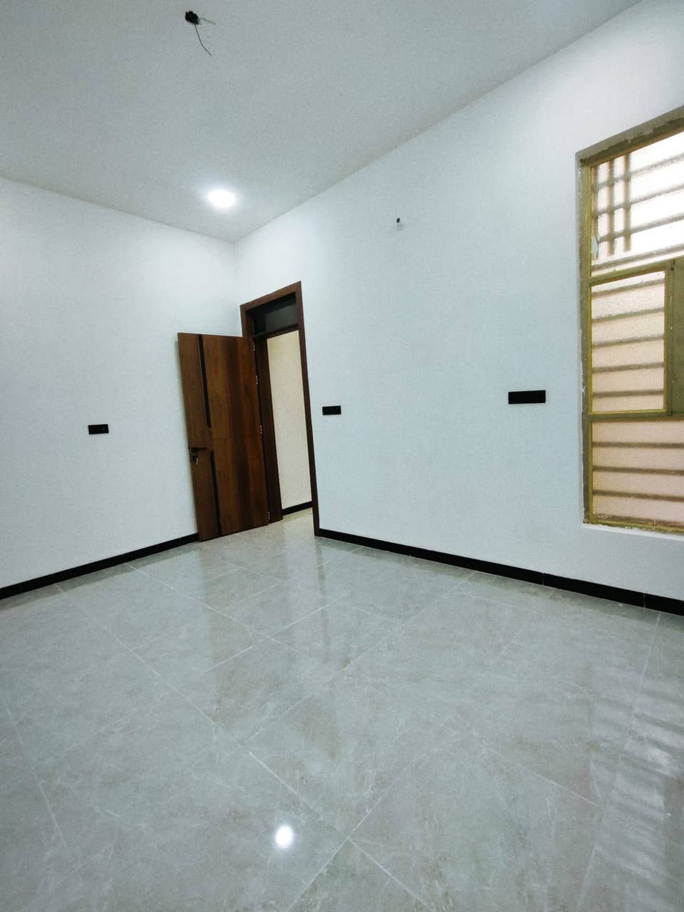 السلام عليكم ورحمه الله وبركاته
دار  زراعي سند 25 قابل للتطويب في عرصات حيدر بن حجي هندي حولي الخصيمه كونكريت مسلح درجه اولي مساحه 240 متر واجهه 10 متر  شارع ابو لمى الفرع المقابيل الجامع  يتكون من غرف نوم 2 وصاله واستقبال ومطبخ وصحيات داخلي وخارجية وكراج وحديقة وبيه رقم تطويب مقدم معامله للبلدية

لاستفسار الاتصال على 

***********

‏‪***********‬‏
