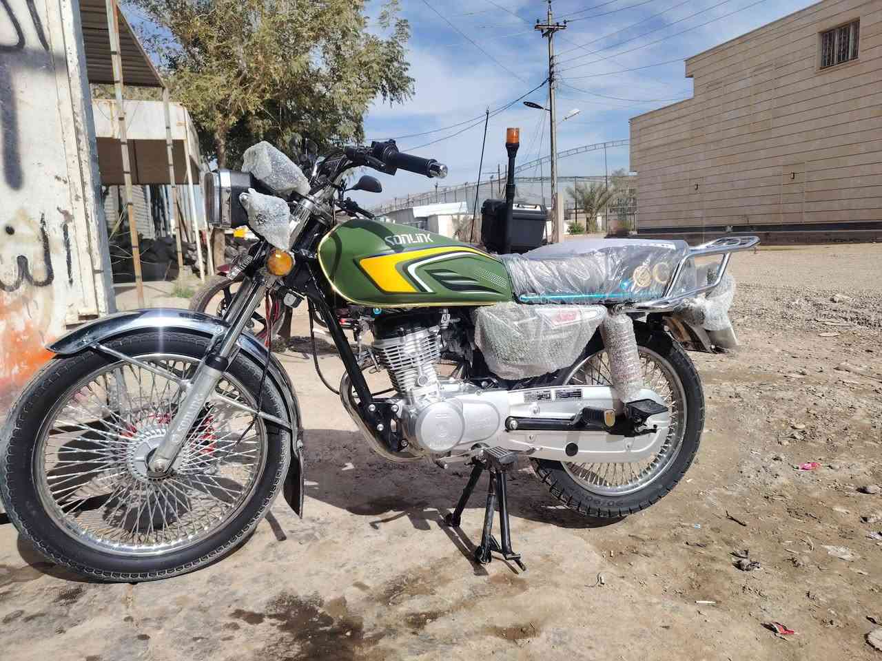 السلام عليكم دراجه إيراني 2025 باب اول ماشيه شي قليل صارلها سبوع من نشدت
السعر 750 وبيها مجال قليل
***********
