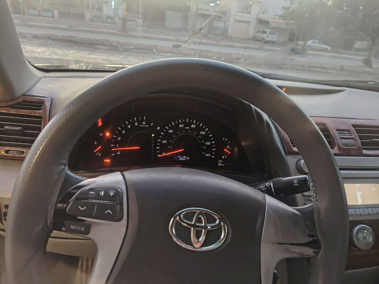 موديل ٢٠٠٧ بغداد حجم محركه ٢٤٠٠
مراوس ب فالفو دكتوره تك مربوطه صهريج 
***********
