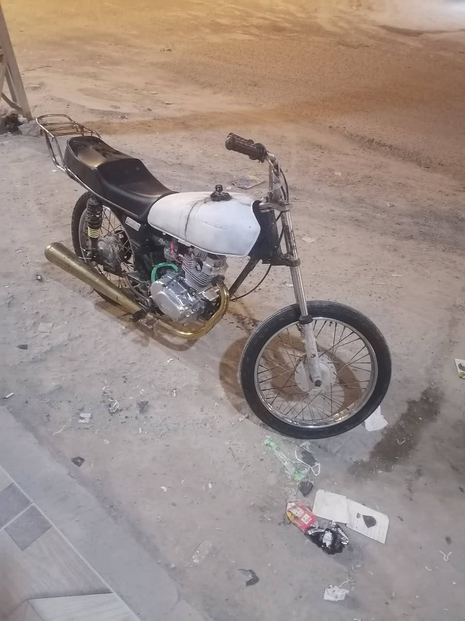 دراجه للبيع ادوات العنوان ابو الخصيب السعر 300 رقم ***********
