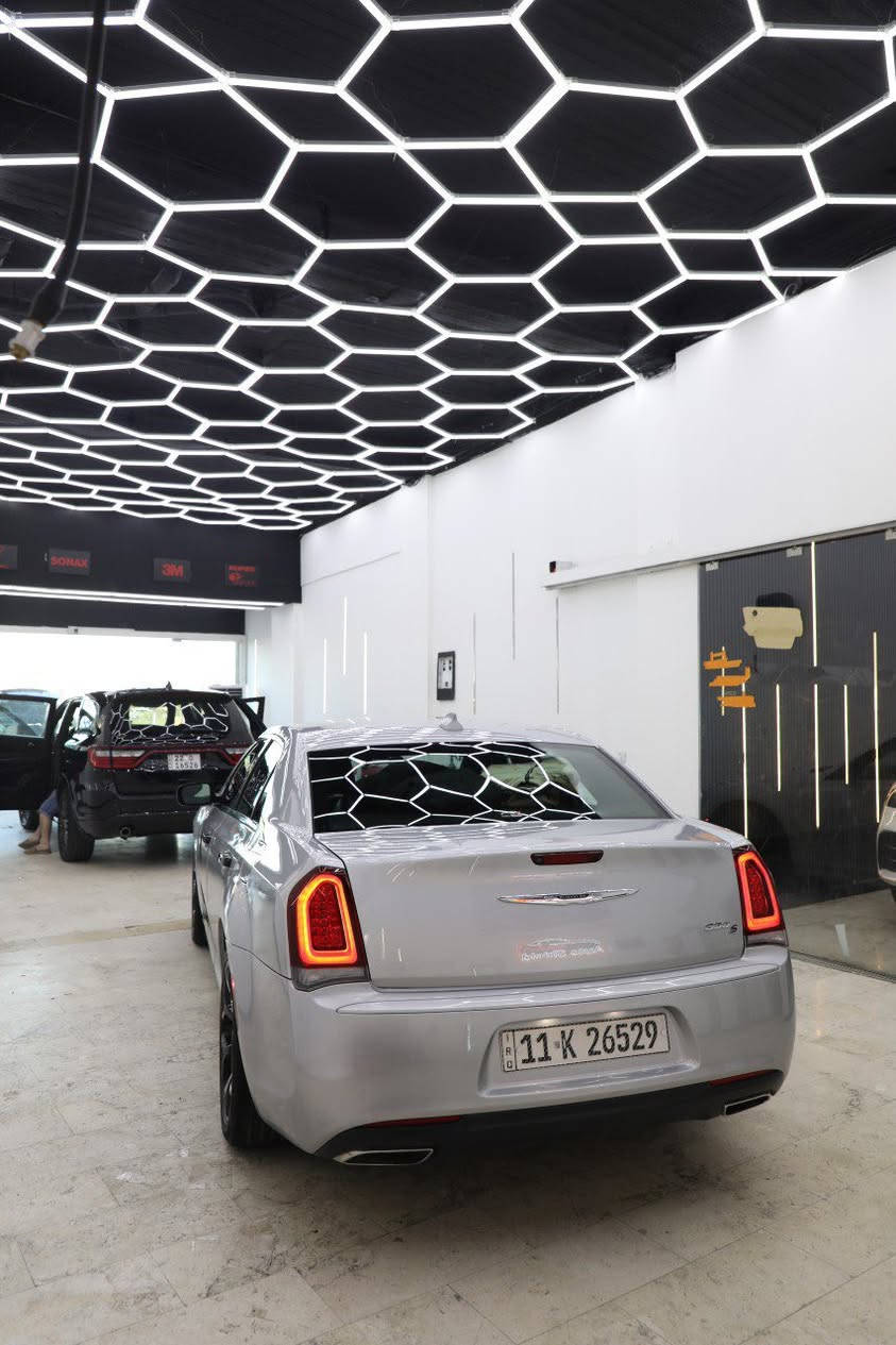 السلام عليكم 
اوباما s300
2020 modelاصل 
مواصفات s
فول مواصفات عدا فتحه 
ماشيه ٩٠ الف ميل
(قطعه جاملغ امامي يسار صبغ وداير جاملغ خلفي فقط 
مكانه حي الجهاد 
سعره ٢٣٩وبيه مجال 
للاستفسار 
***********واتس
