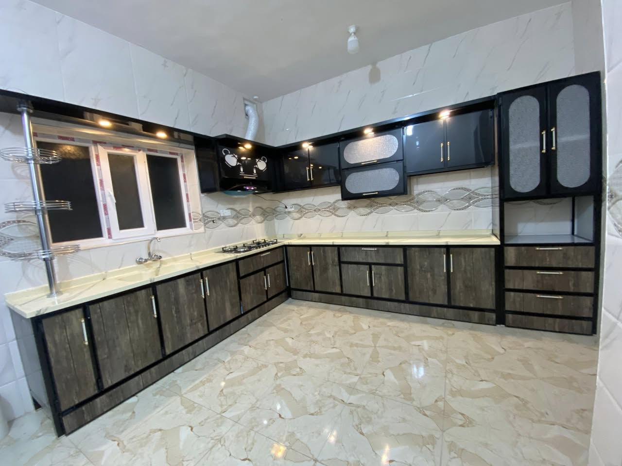 }
🔹 معمل ألمنيوم الوليد 🔹  

متخصصون في:  
• إنشاء المطابخ الألمنيوم بجميع التصاميم الحديثة.  
• تصنيع العارضات.  
• أعمال التصليح والصيانة.  
• العمل على كافه الألوان والقياسات حسب الطلب.

عمل متقن وخبرة في التنفيذ مع أفضل الأسعار.

📞 للحجز والاستفسار:  
***********  
***********  

📍 العنوان: مجاور الوقف السني
