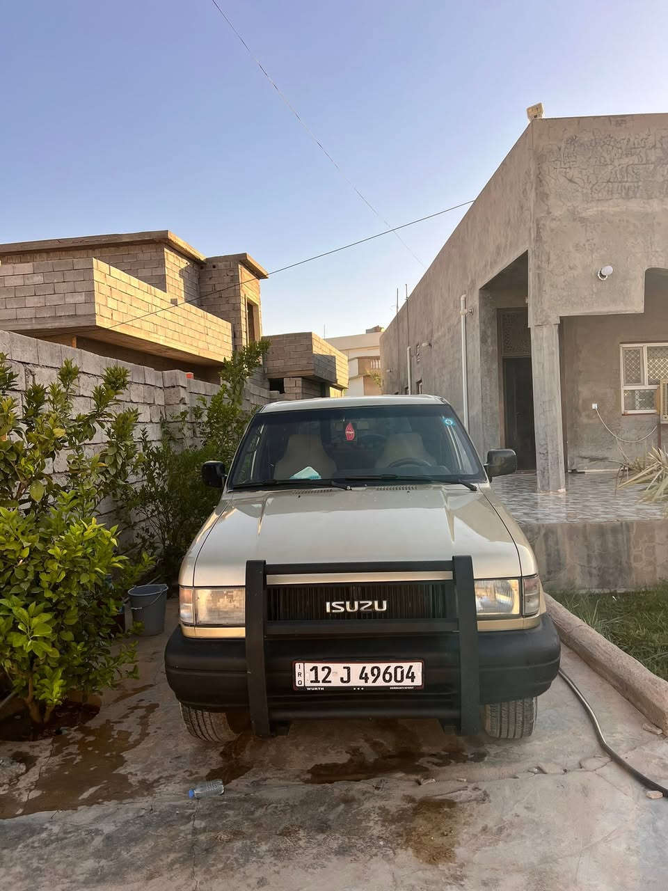 السلام عليكم 
للبيع والمراوس 
أزوره 
موديل ١٩٩٢
سياره صباغ عام جماليه 
🧿تايرات جدد
🧿صدر جديد 
🧿كير محرك شرط 
سياره ما بيها نقص برغي 
رقم نينوئ تحويل ثاني يوم 
لمعرفه التفاصيل اتصل 
*********** 
مكانها العلم

