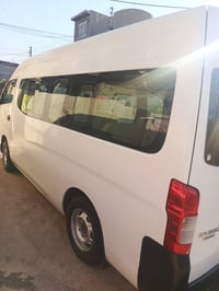 ) نيسان للبيع 20015 سياره بيها صبغ يم الباب الصدر بصفحه الطويله شبرين ...