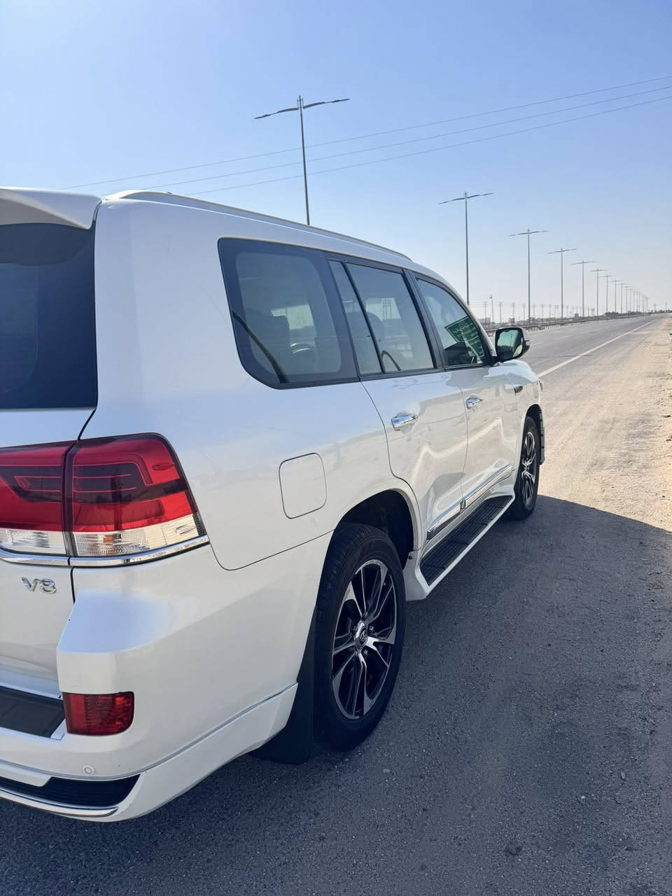 تويوتا لاندكروز 2017 خليحي GXR
فول 1/1 السيارة
محرك V8 حجم 4600 كفاله
كشنات اماميه كهرباء
ايرباك عدد 8
حساسات امامي خلفي
بصمه وتشغيل عن بعد بلادي سلايت دبل ماوس مثبت سرعة
لايت اسود زنون وبخاخ لايت
علامه لاندكروز ليزريه ب4 ابواب
شاشه بلادي + شاشات خلفيه
كامرات 360 4 درجه
السياره جديده بمعنى الكلمه بدون حادث بدون بارد مكفوله كفاله عامه
ماشيه 190 كم
رقم اربيل اتريد وكالة او تحويل 

مكاني البصرة سفوان
رقمي وبيه واتس 
***********
السياره نضيفه كلش مال جناي السياره احله من الصور ونشر الصور معا السونار وبالخدمه
