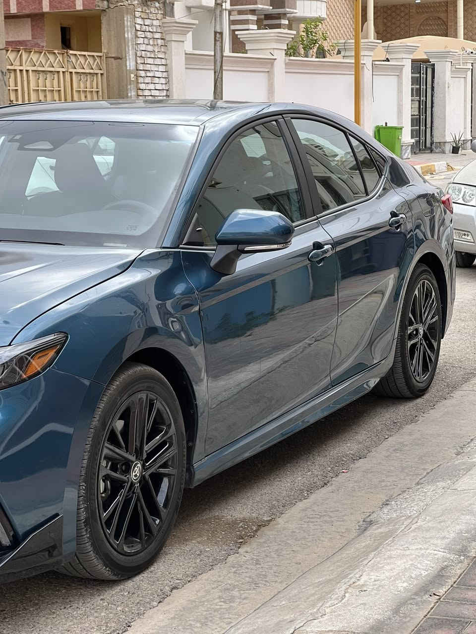 السلام عليكم
كامري موديل 2025. امريكي
هايبرد 
فئة SE
بصمة
كرسي كهرباء
المسافة المقطوعة 21 الف
لون مميز
الرقم بغداد بأسمي تحويل ثاني يوم
الضرر بنيد وجاملغ وصور الحادث مرفقة مع مجموع الصور
السعر 190
رقمي ***********
