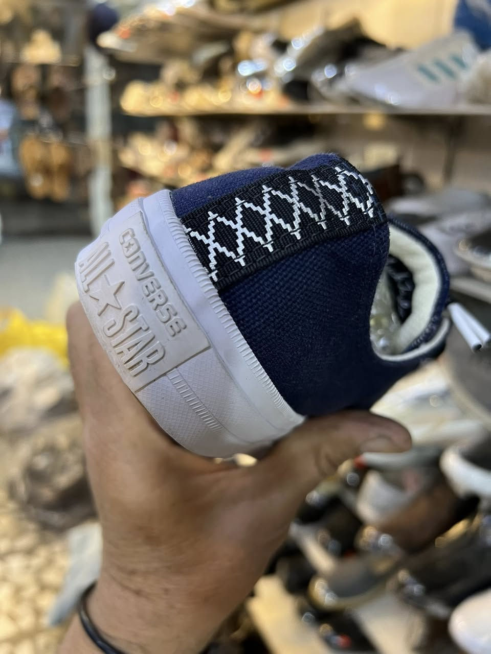 كونڤرس أورجنال
قياس 42
أصدار خاص
خامه سميكه حجريه
قيطان سيفتي نيون
السعر40
للحجز مراسله


**إذا كنت صاحب هذا الإعلان وتريد حذفه لأي سبب، رجاءا أرسل رسالة إلى الدعم الفني**