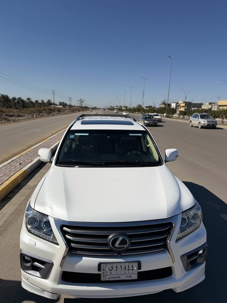 يا الله
اللهم صل على محمد  وآل بيت محمد 
LEXUS LX570 SPORT
2014 
V8 (5700)
Full operation 
ماشية 114KM الف حقيقي 
السيارة كفالة عامة ونظيفة وحلوة ومامتعوبة ابد وممشاها مو مال موديلها وكلش مداريها 
وفول مواصفات 
مري قلاب 
اشاير بالمري 
هيتر مراية 
3 قطع تبريد 
سستم سماعات 10 
كشن جلد قرميدي مكفولات حت من الشك والشخط والوصخ 
تدفئة تبريد كشنات 
فول كهرباء حت الكراسي الاخيرة 
جگات 
كير مكينه كفاله 
حدادية كذلك 
غرفتها كلش حلوة ونظيفة 
الصندوق كهرباء وكذلك شفط 
بالعافية على الياخذها 
بيها بس دحچة صارت بسيطه وتعدلتPDR  وتكحل مكانها كارت والصور موجودة 
وعلى ايدي وبأسمي 
ورايدها ب475 ورقة 
يعني 47 الف دولار امريكي 
مكاني كربلاء وبيها مجال بسيط 
وكلشي موجود بالسوك 
وهذا رقمي 
***********
