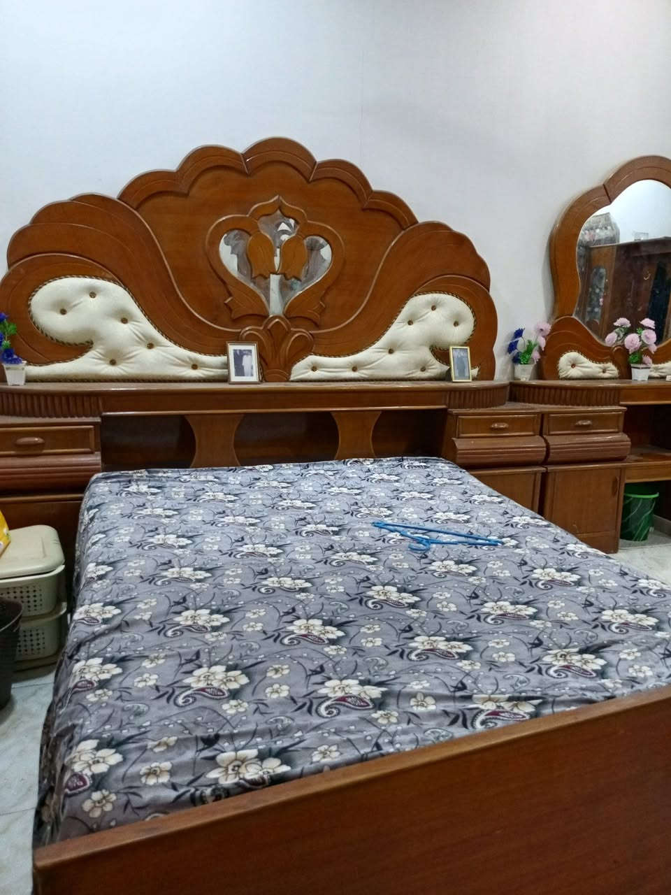 سلام عليكم غرفه نوم للبيع نظيفه نجاره سعر 650قفل حله بابل ***********
