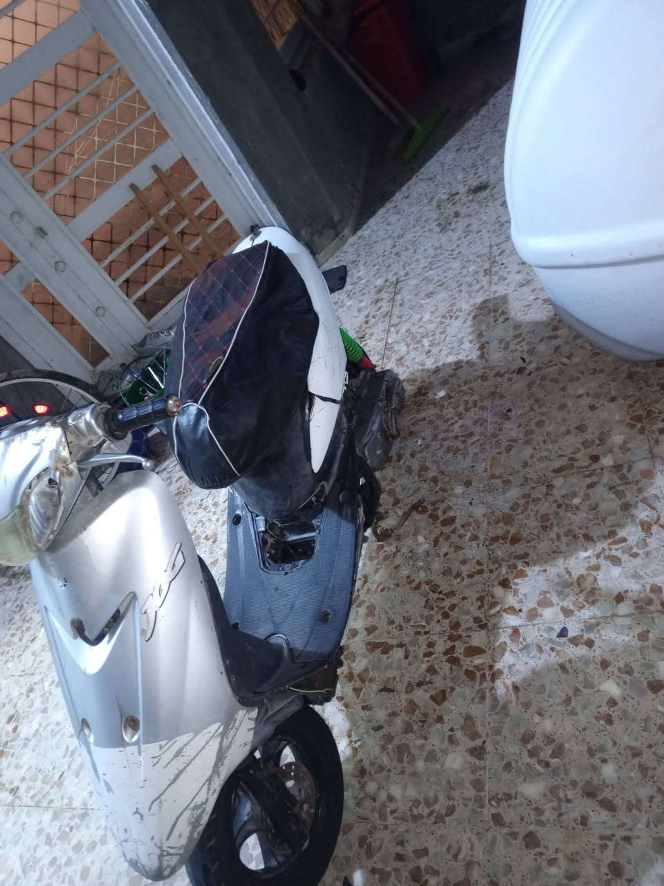 السلام عليكم دراجه عصفوريه 60 السعر 125 وبيها مجال مكان عزيزيه اومراوس رقم الهاتف ***********
