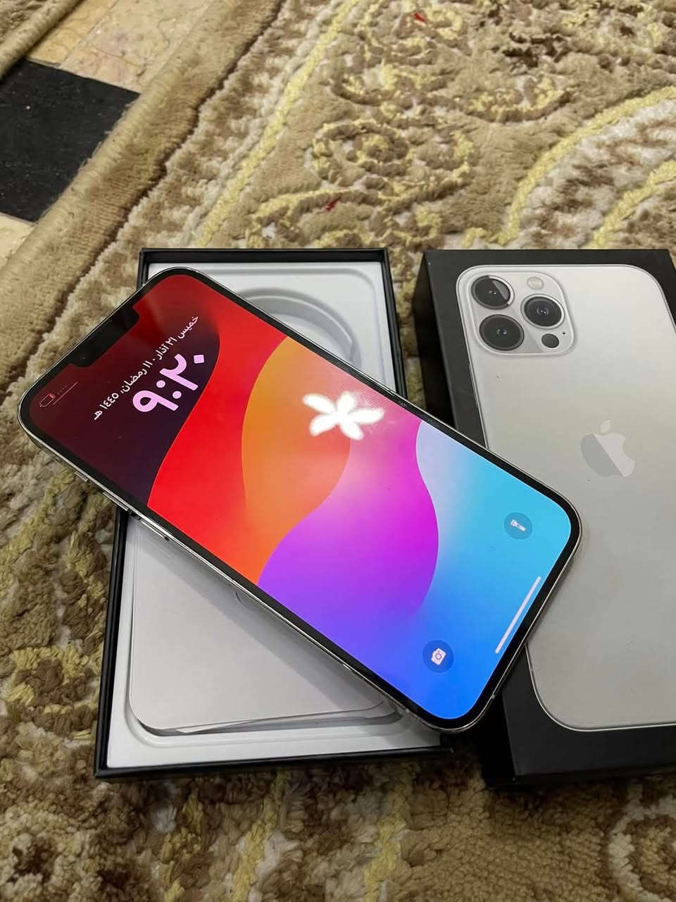 13 برو ماكس الذاكره 256 البطاريه 82 شرق اوسط عربي مستبدل شاشه اصليه مو عاديه السعر 585 وبي مجال بسيط رقمي ***********
