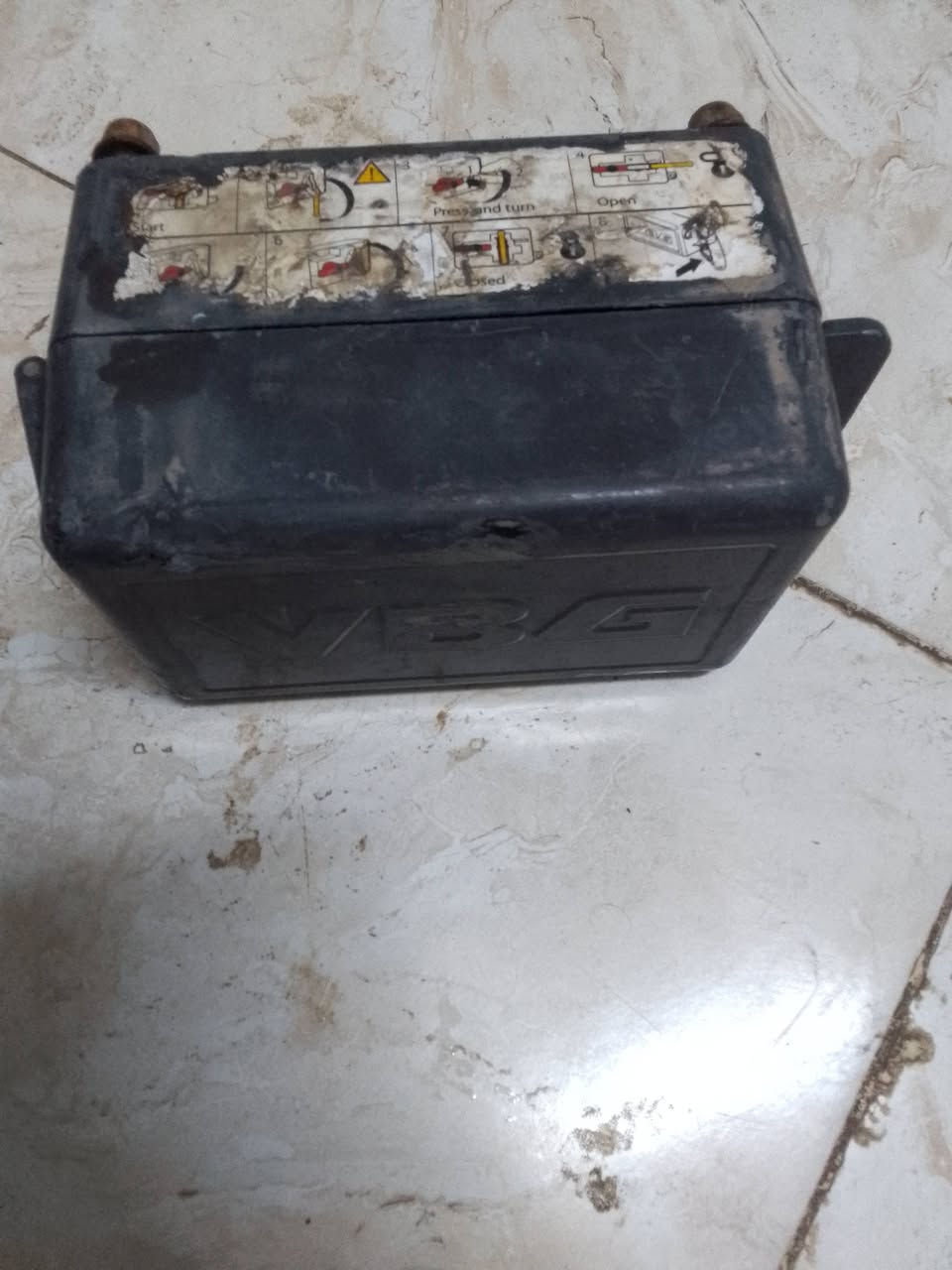 للبيع يده ساحبه جحوتيه بلاديه شغاله قفله شغال***********
