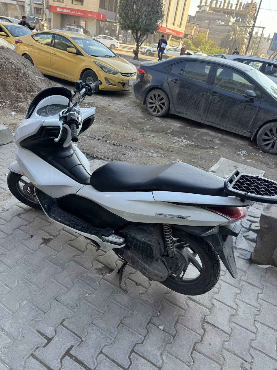 دراجه pcx للبيع موديل 16 دراجه كلش نضيفه عنواني بغداد المنصور للتواصل ***********☎️
