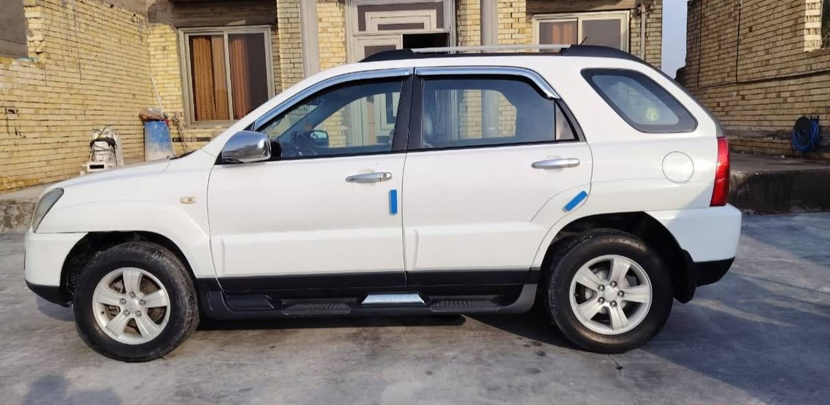 السلام علیکم من رخصة الادمن للبيع کیه سبورتج مودیل 2009
الون ابيض 
محرك كير مکفولات 
وارد كوري 
رقم بغداد انكليزي
بسمی شرط التحويل ثاني يوم 
تخم تایر جدید باتري جدید 
تبرید فول 
شاشه تاب کامرة
مكان السياره بغداد الغزاليه
***********
العسر 130 وبيها مجال
