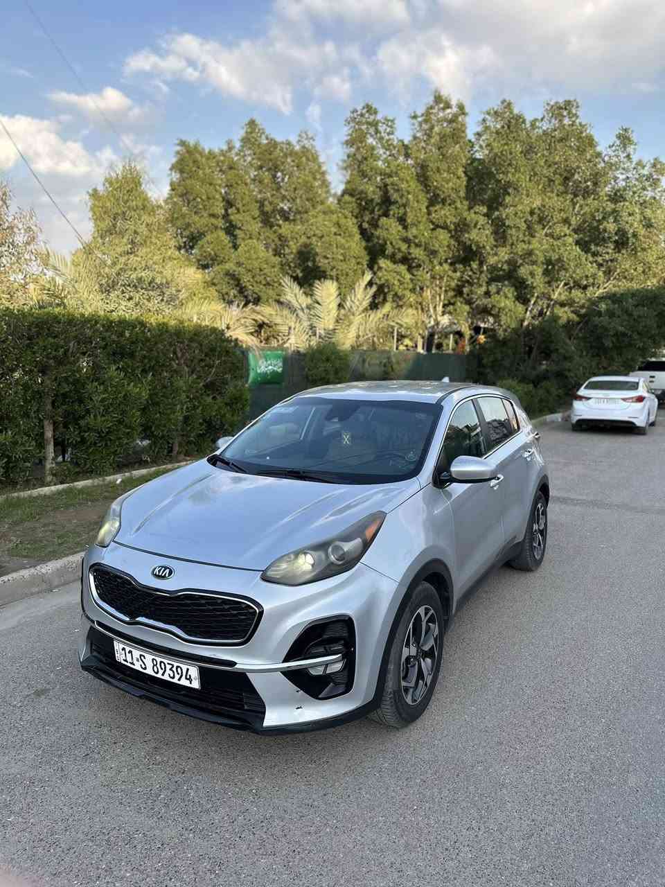 السلام عليكم 
سبورتج 2021 وارد امريكي 
رقم بغداد الدولي 
ماشية 80 الف 
كير محرك بلاديات 
حادثها جاملغ وبنيد تبديل 
والجاملغ الثاني مرشوش
بدون ضرر داخلي شرط الفحص
مواصفات السيارة واضحة بالصور
مكاني بغداد البلديات سعرها 148 ورقة
للاتصال فقط : ***********
