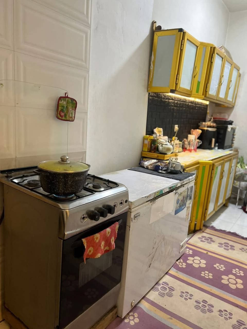 اللهم صلِ على محمد وآل محمد
بيت طابقين طابو زراعي سند 25 بي وصل تطويب 
مساحه 200م 
الدجين الاولى خلف مديرية الشرطه 

بناء طابوق الطابق الاول كونكريت والطابق الثاني عكاده 
يحتوي الطابق الاول على استقبال وصاله ومطبخ وغرفتين ومناور ومجمع صحيات 
الطابق الثاني  يحتوي على غرفه وصاله ومطبخ ومجمع صحيات 

السعر 105 
واتساب *********** علاء بدر
