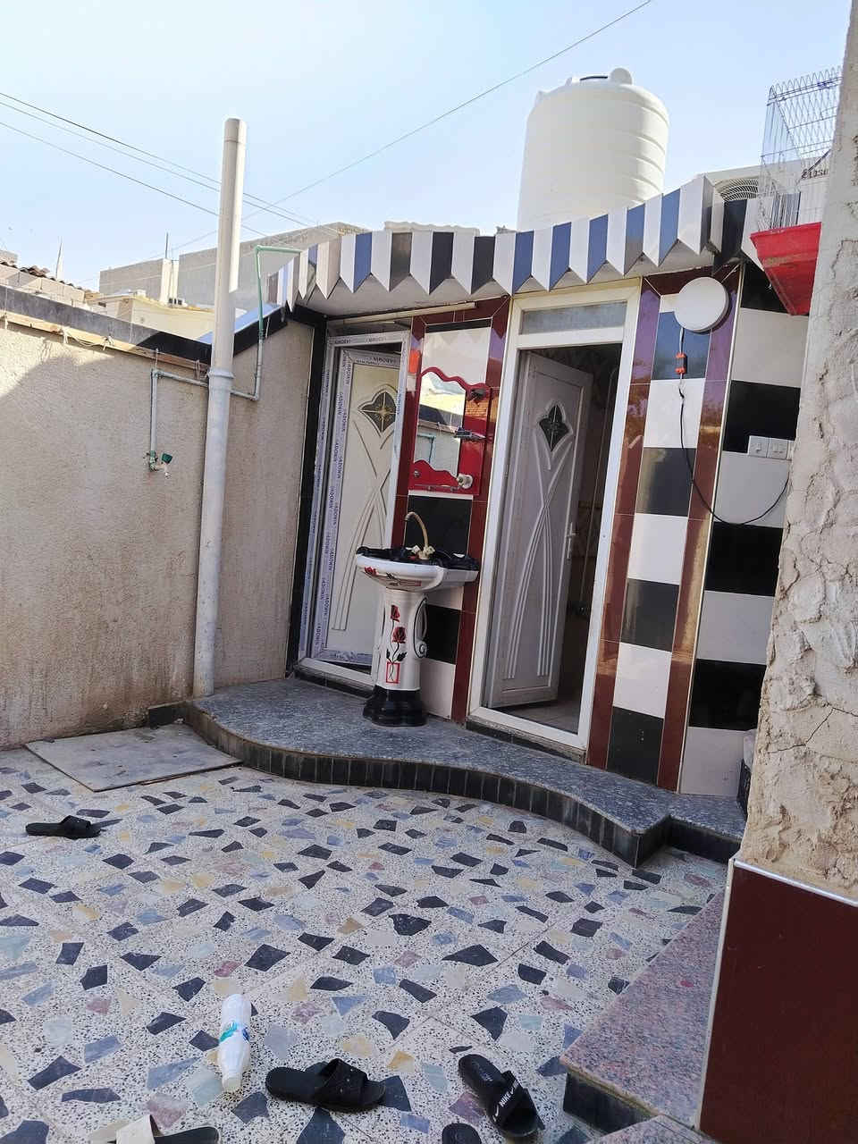 بيت للبيع في حي الحسين التأميم طابو صرف مساحته 150 متر طابق ونص الطابق الأول يحتوي ع غرفتين وصاله ومطبخ واستقبل وصحيات داخليه وخارجيه والطابق الثاني يحتوي ع غرفتين وصاله وصحيات السعر 155


**إذا كنت صاحب هذا الإعلان وتريد حذفه لأي سبب، رجاءا أرسل رسالة إلى الدعم الفني**