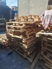 عندي سكيب خشب نضيف وبي مكسر قليل ابيع على 3500 قياس 120في100مكاني بوب ...