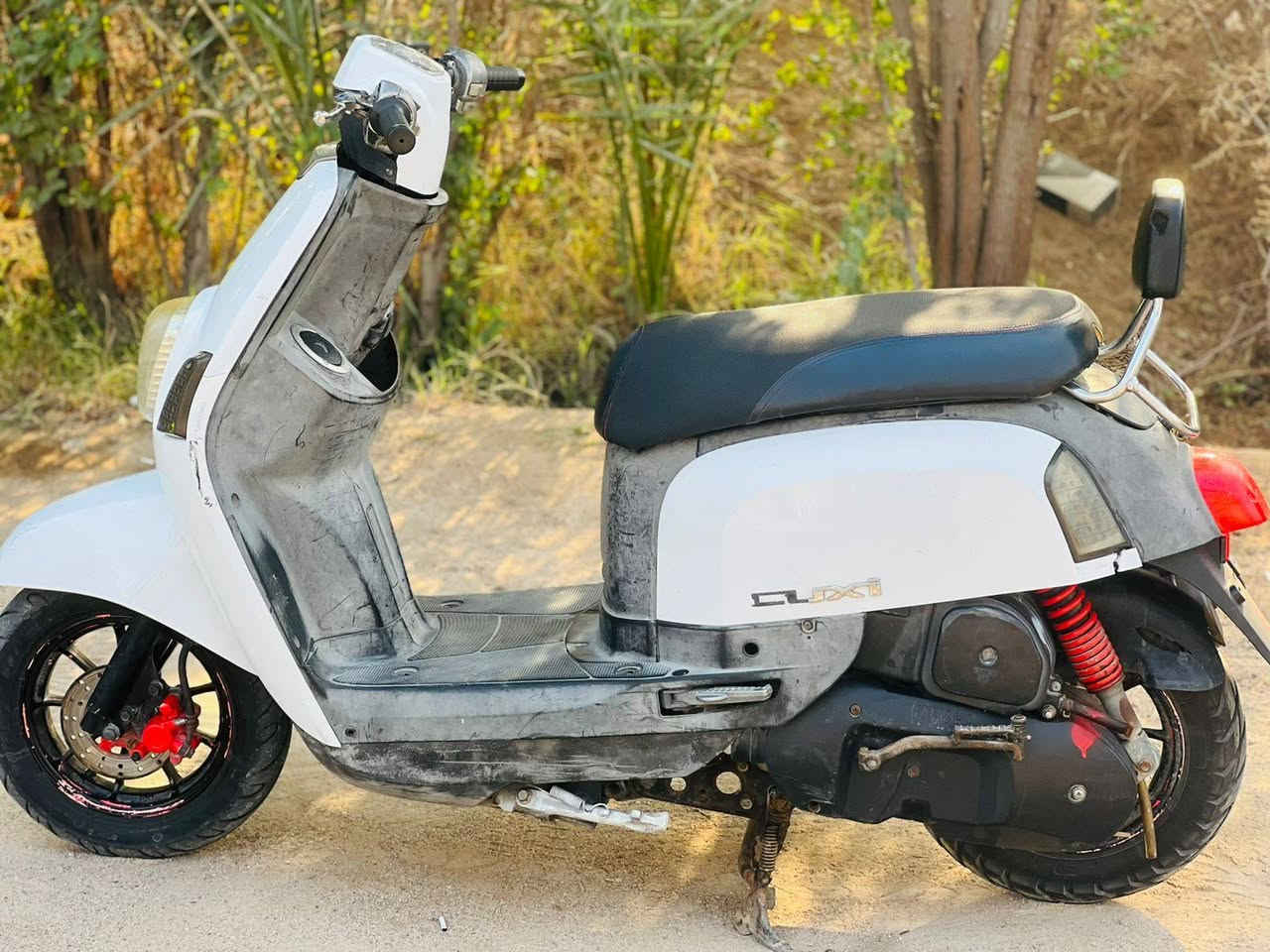 السلام عليكم يوليس 2008 كابريتر السعر 700 الف وبيها مجال *********** البصرة الزبير
