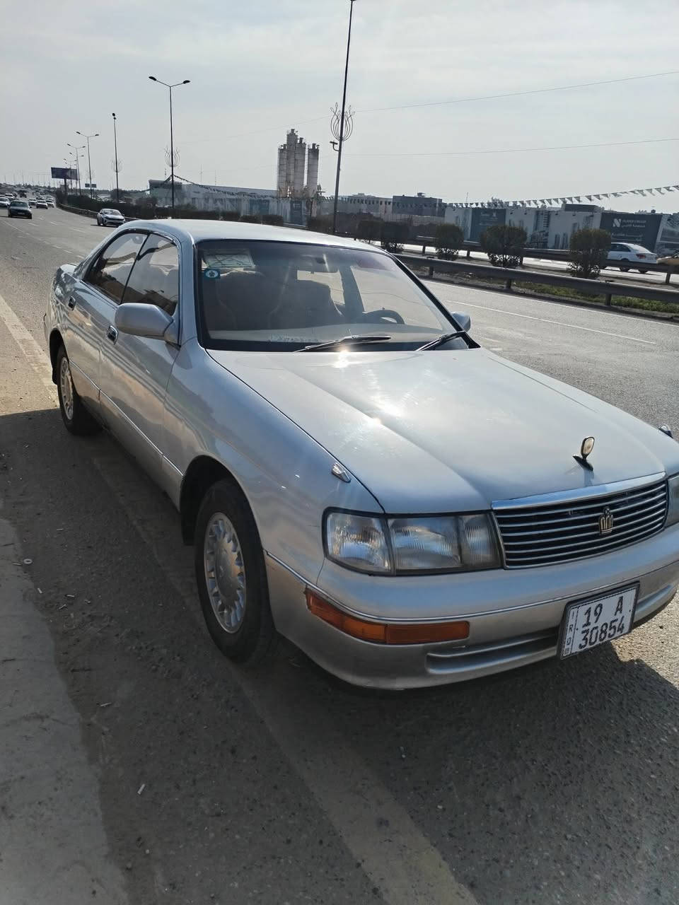 السلام عليكم
بطة موديل 1992 مكفولة من الكصه والضربة رقم كربلاء انكليزي بأسمي قبل سبوع حولتها
جاهزة كير مكينة تخم تايرات حدادية كلشي جاهز
السعر 52 وبيها مجال او مراوس بسيارة أحدث وانطي فرق
***********
