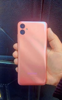 كلكسي A04 نضيف ما مصلح ذاكرة 64 للبيع مكاني عماره 07850090887