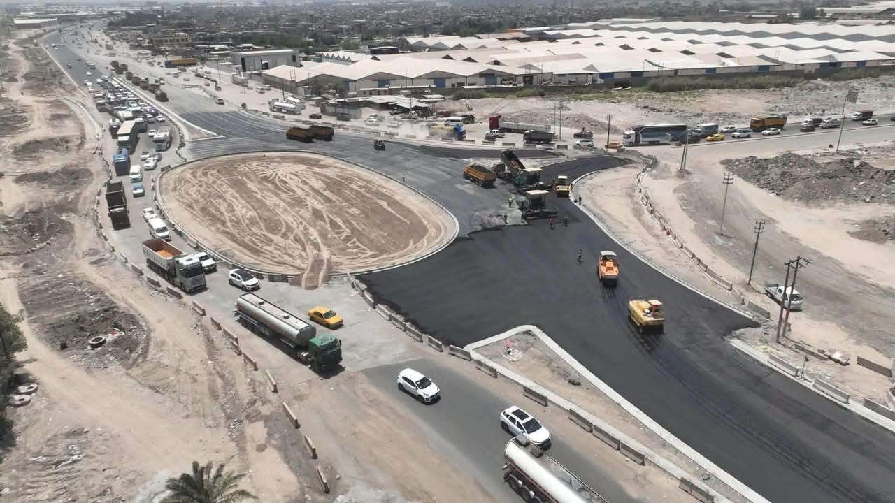 داريين المساحة الكلية 800 متر شارع خاص الك 9متر 
تريد كل المساحة تريد نصف المساحة 
دار للبيع مساحه الارض 400 متر مساحة البناء 230 بناء درجة اولى طابوق أساس 70في 40 كهرباء ماء خطين إضافة إلى بئر تفاصيل الدار استقبال 8.5 مطبخ حار بارد 9.5 صالة6.6 غرف نوم عدد3 حديقة خلفية كبيرة حديقة أمامية كبيرة كراج كبير يتسع 3 سيارات العنوان عوريج مقابل كوريش قريب من الشارع العام موقعة قريب من الحلقي 100 للاستفسار *********** واتساب 
 
دار مساحة 400 متر مساحة البناء 100 متر مشتمل
