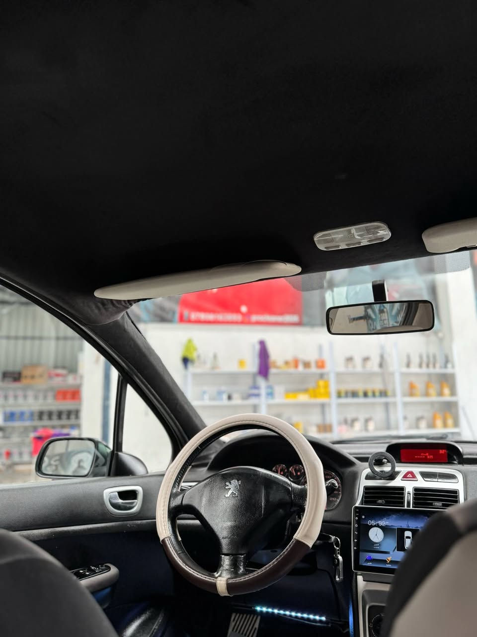 مرواس بجارجر ابيض كون كصة قمارة فقط
بيجو ٢٠٠٧ حجم ٣٠٧ مشوه وطني نجف مكان السيارة بغداد تتحول باي محافظة ***********
