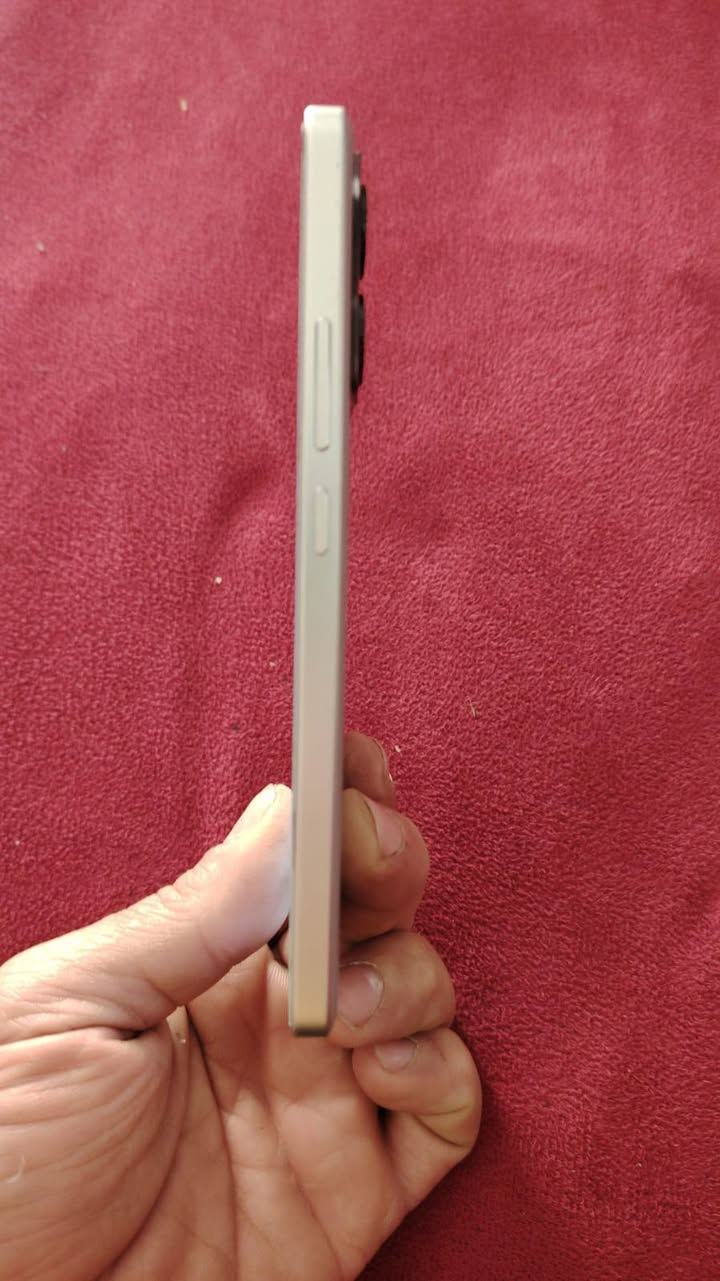 السلام عليكم عند هذا الجهاز نظيف اغراضه كامله ما مصلح شخط واحد ما بيه جهاز نظيف كلش لاكره 256 مكانب الزعفرانيه سعر 300 والعده جهاز مراوس


**إذا كنت صاحب هذا الإعلان وتريد حذفه لأي سبب، رجاءا أرسل رسالة إلى الدعم الفني**