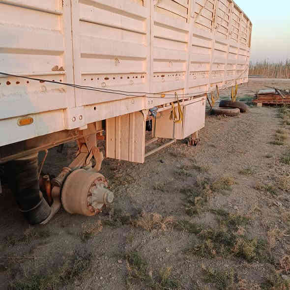 سلام عليكم عرابانه لبيع جناب اوربي  جناب ثابت ثلاثه دناكير تك جوبلس حرفش  كهربيات كامله  طول 13.60.. ***********سعر عل رقم هاتف 🫱🏽‍🫲🏻
