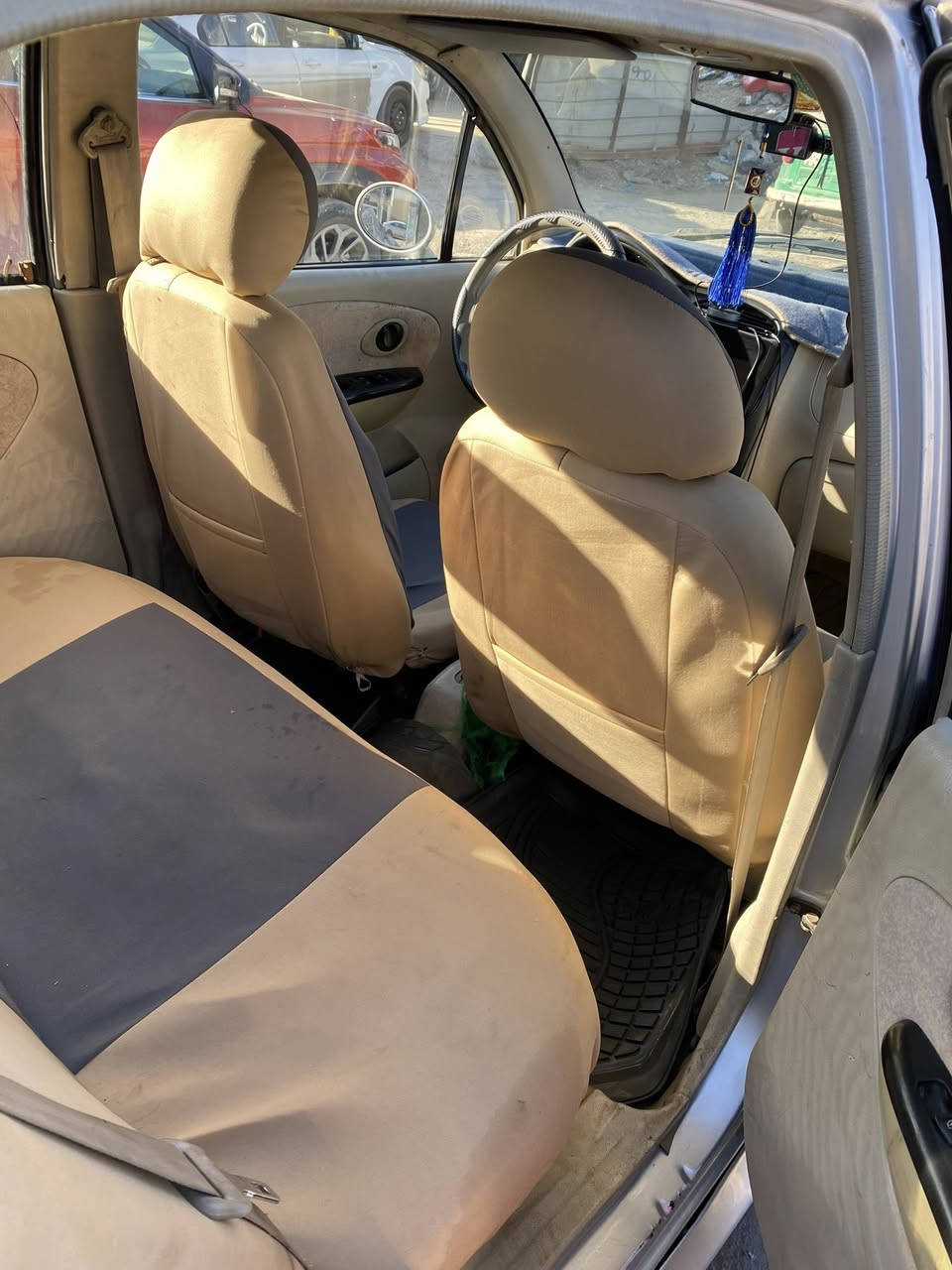 سلام عليكم سياره QQ موديل 2013 سياره جاهزه خير من الله كير مكينه كله تمام السياره مثل مواظحه كدامك 24ورقه وبيه  مجال كلش بصيط لان مستعجل عله بيعته المكان بغداد قرب ساحه إلقاء *********** مو شراي لا تكسر بحلال العالم تحويل ثاني يوم كير اوتماتيك وعادي تبريد شغال دوشمه جديده شاشه أندرويد شادلهً
