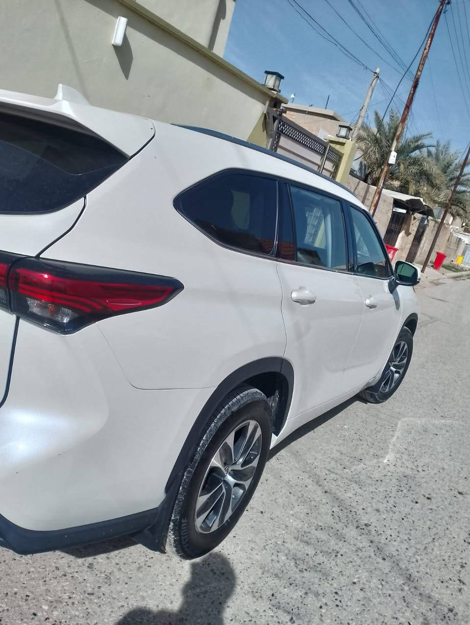 السلام عليكم اخوان العزا من رخصت الادمن مكلف بل النشر سياره هايلندر موديل 2020 للستفسار علئ رقم التالي :***********
