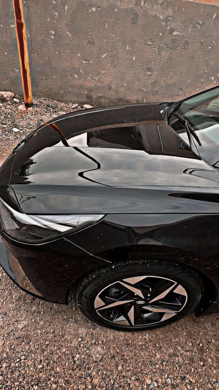 النترا 2022 لون اسود
حادثها حافت البنيد بدون لا شواصي ولا لغود
بل عراق صار بيها جاملغ السايق صبغ وبيها مكانين بارد 

مواصفات 
كشنات تدفئة 
رادارات360
تشغيل عن بعد
صندوق ذكي يفتح عند الاقتراب
اوتو هولد
سايد بريك بصمة
قيادة ذاتية 
تحديد مسار 

رقم أربيل تحويل مباشر
رقم اتصال
***********
