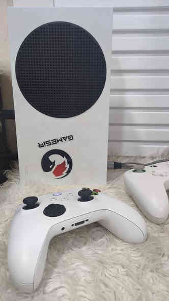 السلام عليكم بيع مستعجل سيرس اس جديد استخدام كلش قليل ويا يدات 2 ويا 4 بطاريات السعر 350 مكاني بصره ***********
