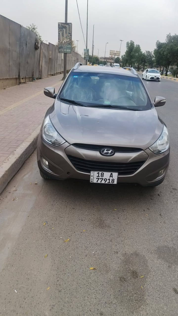توسان موديل 13 كفالة عامة فقط كلير ثلاث قطع اثر جراد محرك 2400 دوش خليجي صدر امامي خلفي جديد تخم تاير جديد والله الياخذها مايصرف علية ربع دينار رقم بابل باسمي سنويه هزة جدد *********** واتس اب *********** بغداد, العراق

