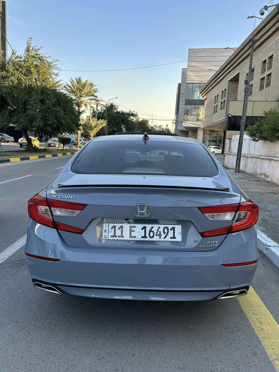 هـونـدا اكـورد ⚡️ 🌟للبيع او مراوس
وارد أمريكي 🇺🇸
فول مواصفات 
موديل 2022
محرك   🚀SPORT—2.0-TURBO -🔋🚀 بانزين من القليلات بالعراق 
🔹 السعر المطلوب —157$ بيها مجال جداً بسيط 

المواصفات المميزة:
🔹 لون سـمـنـتـي
🔹فتحة سقف 
🔹 شاشة كـار بلاي
🔹 شحن ذاتي
🔹 بصمة ابواب 
🔹 صرف اقتصادي جداً 
🔹 تبريد عالي جداً
🔹 قيادة ذاتية
🔹 كـير دكم بيانو 
🔹 كـير 10 نمر 
🔹 فول تحكم ستيرن + شفتات ستيرن 
🔹 كشنات كهربائية + تدفئة
🔹 رادارات + حساسات بكل الاتجاهات
🔹رادار نقطة عمياء 
🔹 جنطة كهربائية تلقائية
🔹 حساسات إطارات + 12 سماعة HD
🔹 ماسحات أوتو + لايت أوتو
🔹 توقف أوتوماتيكي عند الاقتراب من جسم
🔹كشنات جلد + مخمل  
🔹عداد: 80000 كم فقط
🔹رقم المركبة: بغداد الانكليزي الجديد + هزة جديدة
🔹السيارة بأسمي تحويل مباشر 
🔹الضرر: — بدون شاصي + بدون لغد + ايرباك بردة فقط - صفحة اليمين سطحي 
باب الخلفي نفسها والامامي نفسة والجاملغ الخلفي نفسة والامامي تبديل فقط + مع الصبغ البنيد كلير على مود مطابقة لون  
🔹كفالة: كير ومحرك 
🔹 صدر امامي خلفي جديد 
🔹 تخم تاير جديد 

ملاحضة بسيطة بيها طخة صغيرة بالباب الخلفي اليمين نفس جهة الحادث + الصورة موجودة بالمنشور

📱 للتواصل:

***********
🔹 صور الحادث داخل المنشور + 
كل تفاصيل السيارة مذكورة

الموقع . بغداد
