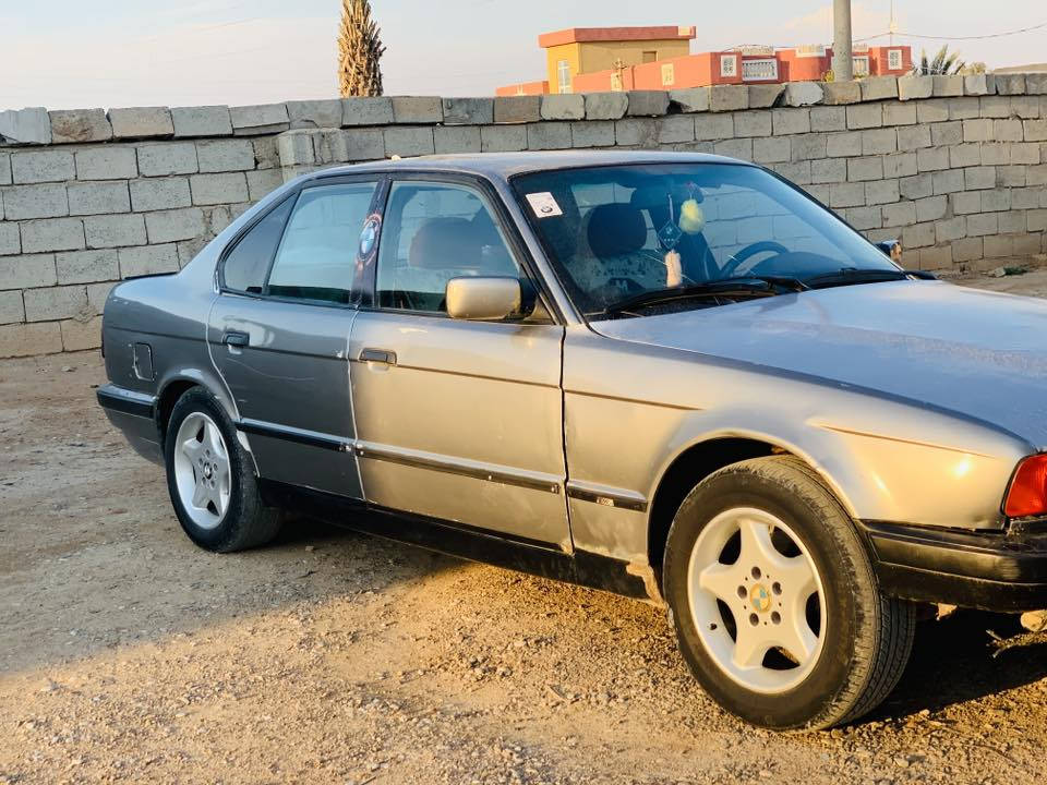 بي ام حجم٥٢٥رقم رقم كركوك دولي موديل٨٩محرك فل كير عادي كلها شرط  صبغ جماليه المكان الحويجه ***********مراوس هم يرهم السعر٣٣وبيها مجال
