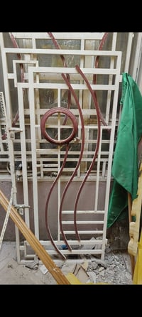 باب خارجي • حديد ثقيل • درجة أولى