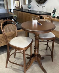 "النجارة هي لغة الخشب، والأثاث هو الكلمة التي تُروى 🏮 🛋️. نحن نتحدث بل...